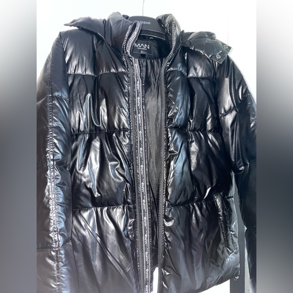 Men’s Black Puffer Coat (L) - Picture 2 of 4